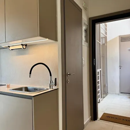 Apartment Mini Thess House *
